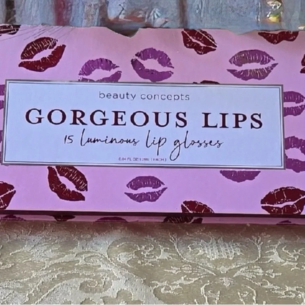 Beauty Concepts.Lipstick Valentines Set NIB